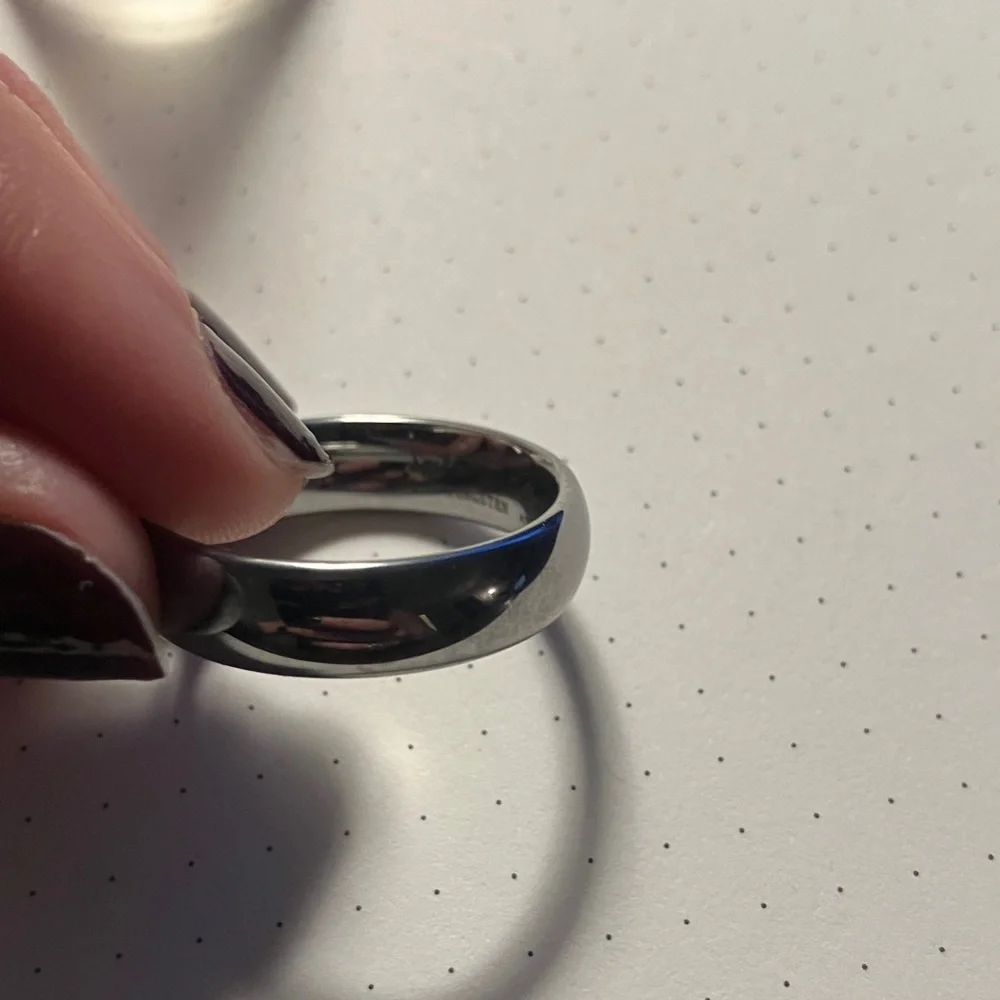 4/$20 Urban Outfitters Simple Polished Sterling-Look Band - Silver Tone